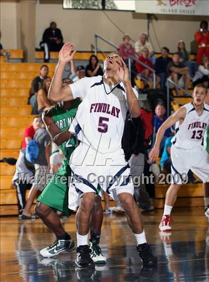 Thumbnail 2 in Findlay Prep vs. Fort Myers (City of Palms Classic) photogallery.