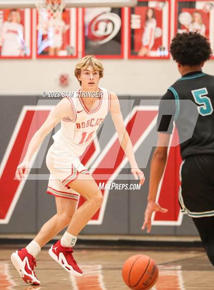 Thumbnail 2 in Sheldon vs. Madison (Pro Image Holiday Classic Large Schools) photogallery.