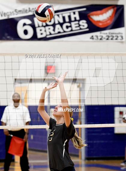 Thumbnail 2 in Foothill vs Sierra Vista photogallery.