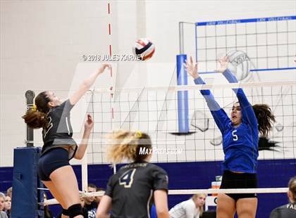 Thumbnail 3 in Foothill vs Sierra Vista photogallery.