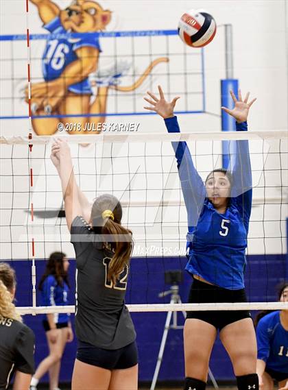 Thumbnail 1 in Foothill vs Sierra Vista photogallery.