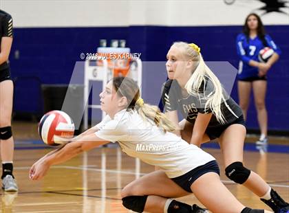 Thumbnail 2 in Foothill vs Sierra Vista photogallery.