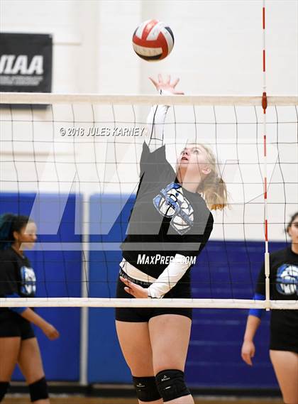 Thumbnail 3 in Foothill vs Sierra Vista photogallery.
