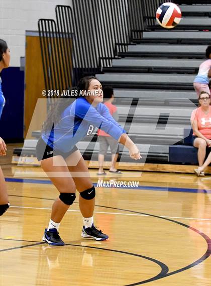 Thumbnail 2 in Foothill vs Sierra Vista photogallery.