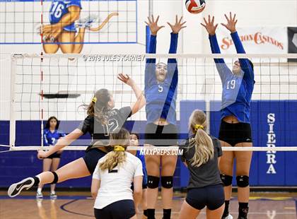 Thumbnail 3 in Foothill vs Sierra Vista photogallery.