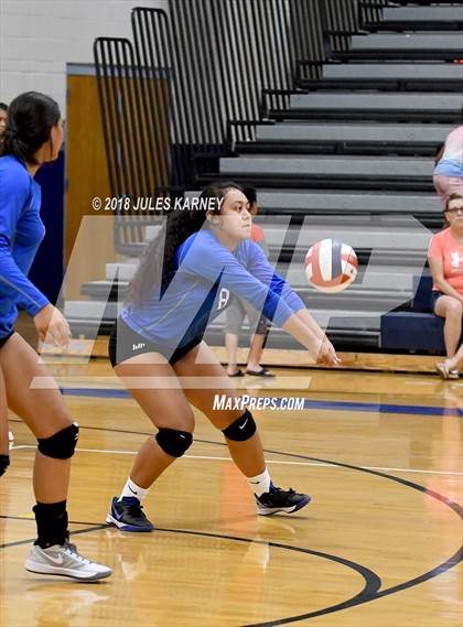 Thumbnail 1 in Foothill vs Sierra Vista photogallery.