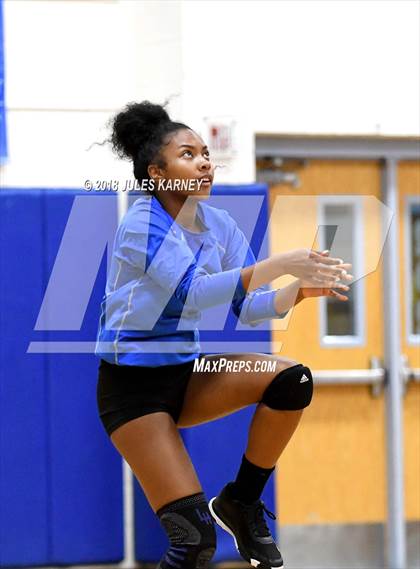 Thumbnail 3 in Foothill vs Sierra Vista photogallery.