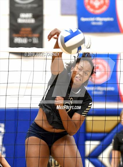 Thumbnail 1 in Foothill vs Sierra Vista photogallery.