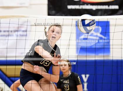 Thumbnail 2 in Foothill vs Sierra Vista photogallery.