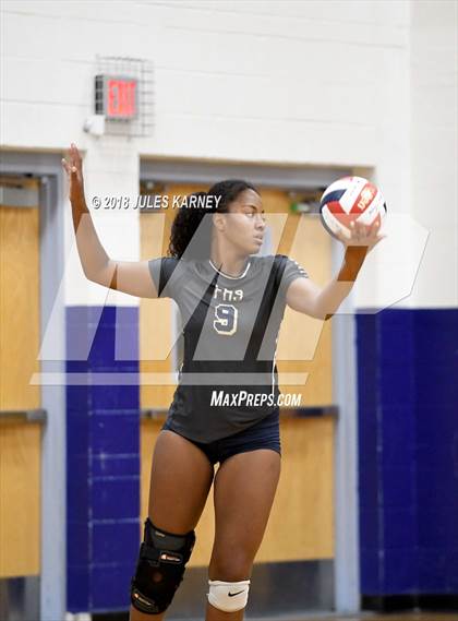 Thumbnail 1 in Foothill vs Sierra Vista photogallery.