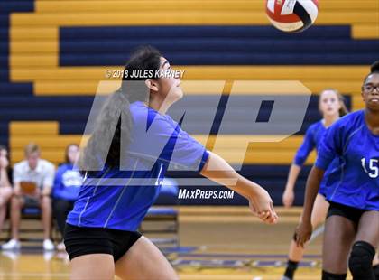 Thumbnail 2 in Foothill vs Sierra Vista photogallery.