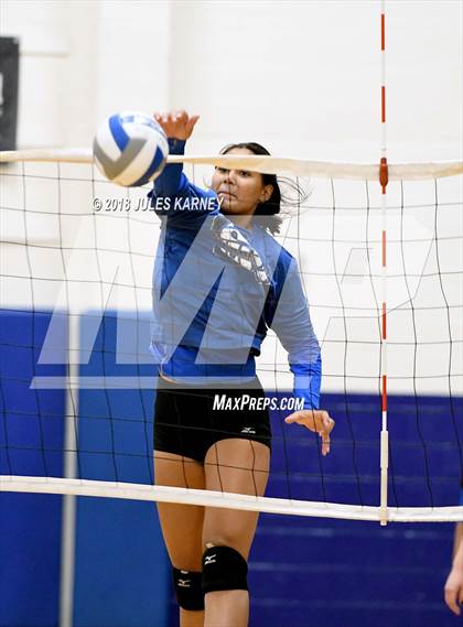 Thumbnail 1 in Foothill vs Sierra Vista photogallery.