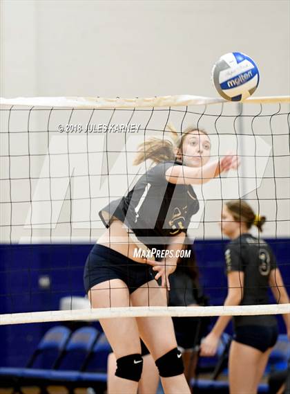 Thumbnail 2 in Foothill vs Sierra Vista photogallery.
