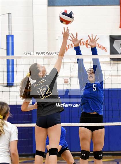 Thumbnail 2 in Foothill vs Sierra Vista photogallery.