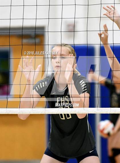 Thumbnail 2 in Foothill vs Sierra Vista photogallery.