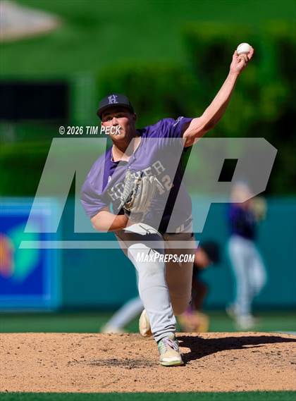 Thumbnail 2 in Hoover vs. Oakwood photogallery.