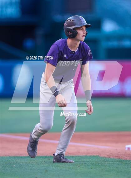Thumbnail 2 in Hoover vs. Oakwood photogallery.