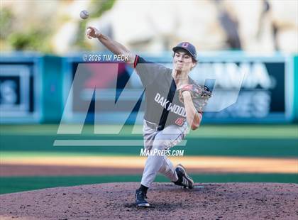 Thumbnail 3 in Hoover vs. Oakwood photogallery.