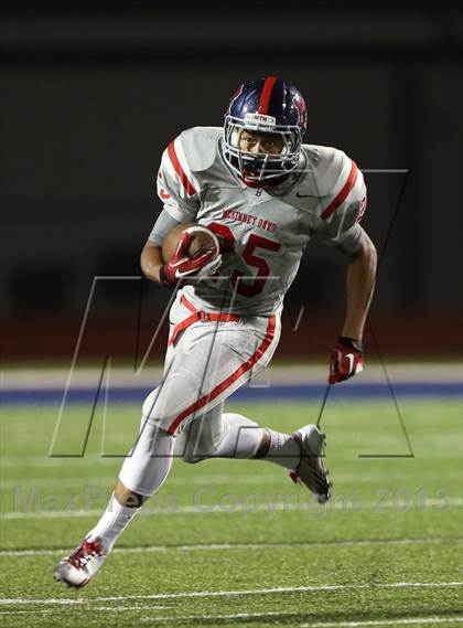 Thumbnail 2 in Boyd vs Garland photogallery.