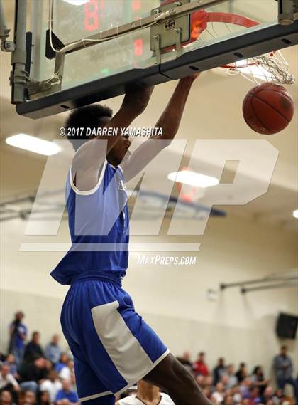 Thumbnail 2 in St. Francis vs. Woodside Priory (CIF CCS Division 5 Final) photogallery.