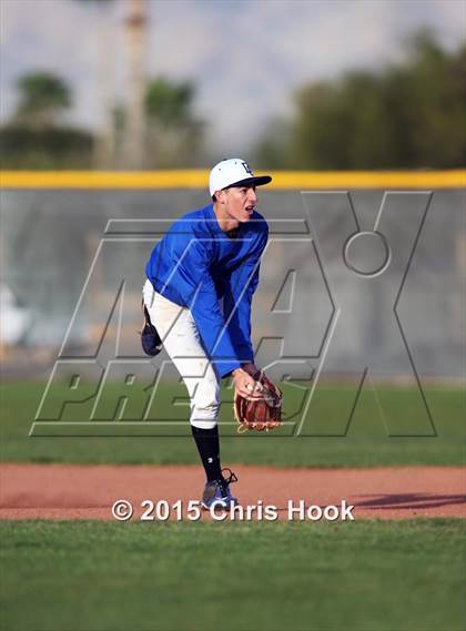 Thumbnail 2 in Riverside vs. Desert Christian (Panther Invitational) photogallery.