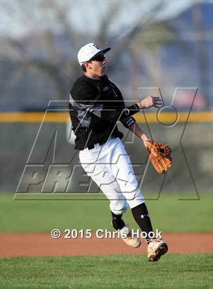 Thumbnail 3 in Riverside vs. Desert Christian (Panther Invitational) photogallery.