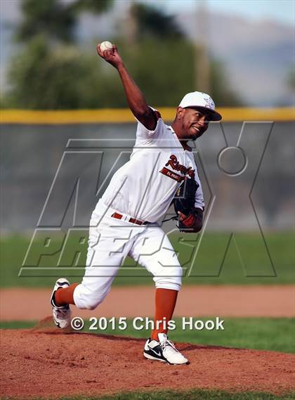 Thumbnail 2 in Riverside vs. Desert Christian (Panther Invitational) photogallery.
