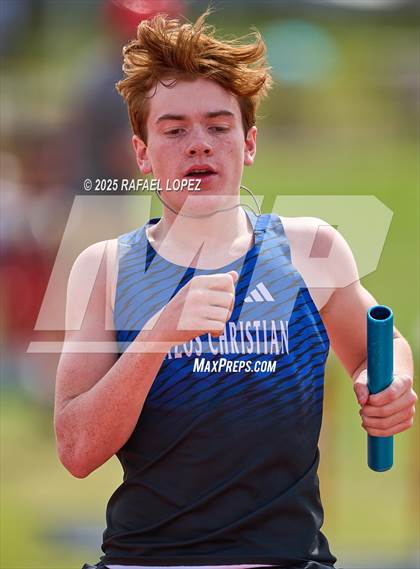 Thumbnail 1 in Rosehill Eagle Relays (4x200M) photogallery.