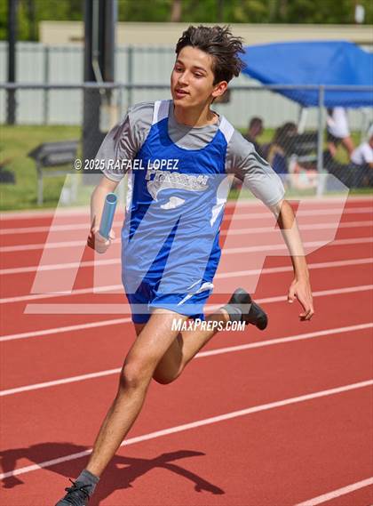 Thumbnail 2 in Rosehill Eagle Relays (4x200M) photogallery.