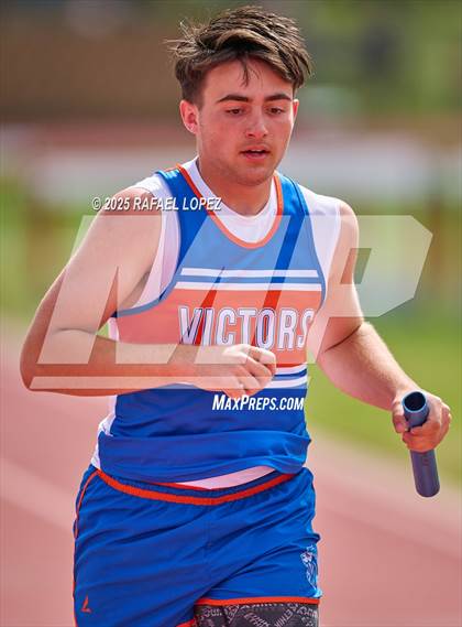 Thumbnail 2 in Rosehill Eagle Relays (4x200M) photogallery.