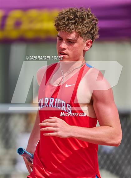 Thumbnail 3 in Rosehill Eagle Relays (4x200M) photogallery.