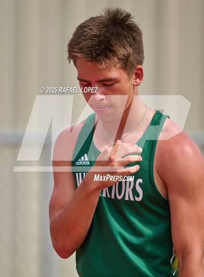 Thumbnail 3 in Rosehill Eagle Relays (4x200M) photogallery.