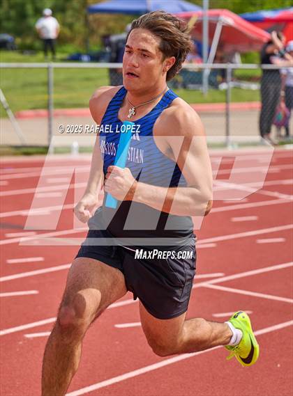 Thumbnail 2 in Rosehill Eagle Relays (4x200M) photogallery.