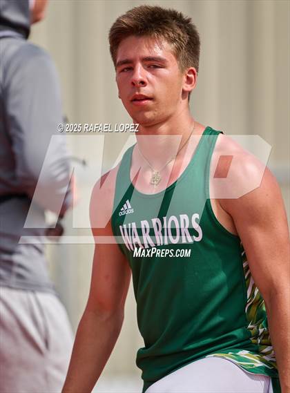 Thumbnail 2 in Rosehill Eagle Relays (4x200M) photogallery.
