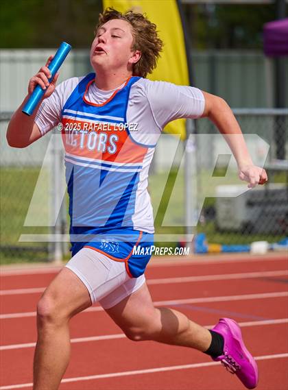 Thumbnail 3 in Rosehill Eagle Relays (4x200M) photogallery.