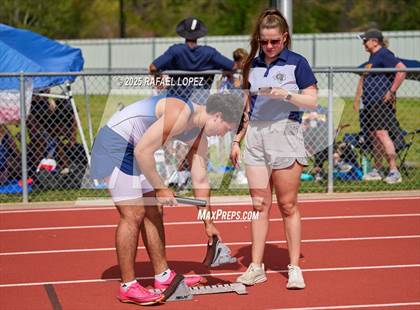 Thumbnail 2 in Rosehill Eagle Relays (4x200M) photogallery.