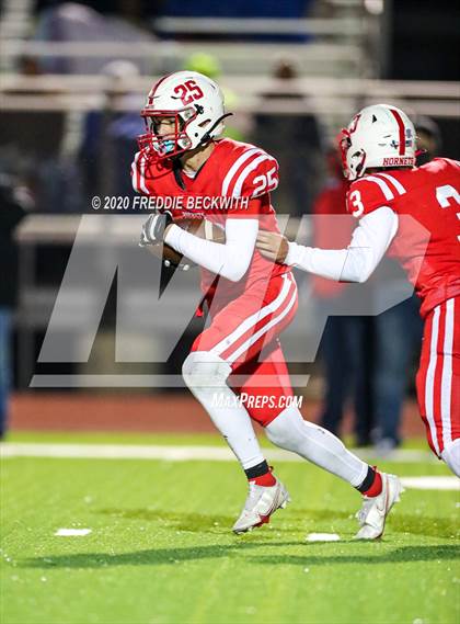 Thumbnail 3 in Muenster vs. Windthorst (UIL 2A D2 Regional Final) photogallery.