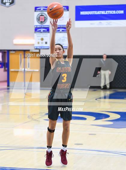 Thumbnail 3 in Gilbert vs. Clovis West (Nike Tournament of Champions) photogallery.