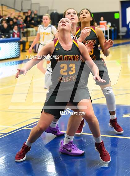 Thumbnail 1 in Gilbert vs. Clovis West (Nike Tournament of Champions) photogallery.