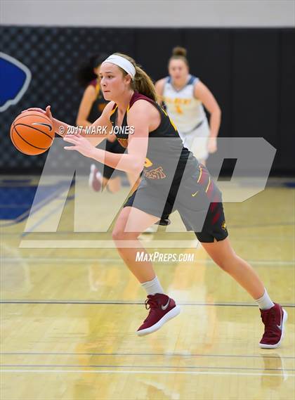 Thumbnail 1 in Gilbert vs. Clovis West (Nike Tournament of Champions) photogallery.
