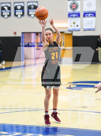 Thumbnail 2 in Gilbert vs. Clovis West (Nike Tournament of Champions) photogallery.