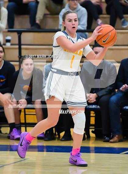 Thumbnail 2 in Gilbert vs. Clovis West (Nike Tournament of Champions) photogallery.