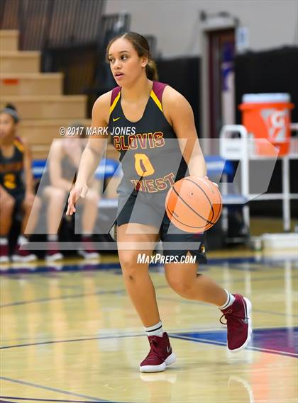 Thumbnail 3 in Gilbert vs. Clovis West (Nike Tournament of Champions) photogallery.