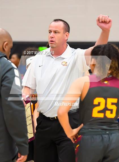 Thumbnail 2 in Gilbert vs. Clovis West (Nike Tournament of Champions) photogallery.