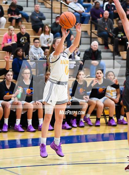 Thumbnail 2 in Gilbert vs. Clovis West (Nike Tournament of Champions) photogallery.