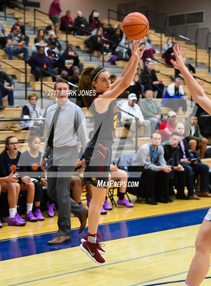 Thumbnail 1 in Gilbert vs. Clovis West (Nike Tournament of Champions) photogallery.