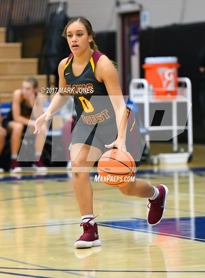 Thumbnail 2 in Gilbert vs. Clovis West (Nike Tournament of Champions) photogallery.
