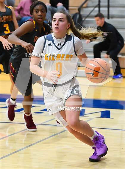 Thumbnail 3 in Gilbert vs. Clovis West (Nike Tournament of Champions) photogallery.
