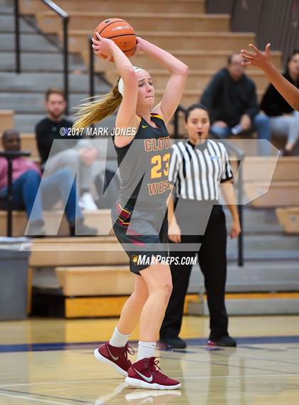 Thumbnail 1 in Gilbert vs. Clovis West (Nike Tournament of Champions) photogallery.