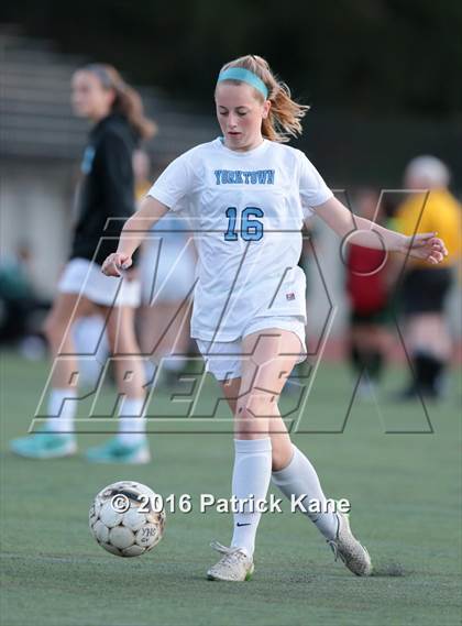 Thumbnail 3 in Wakefield @ Yorktown photogallery.